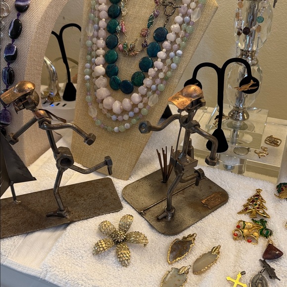 Come dig with me.  Unlisted gorgeousness in every price range. - Picture 9 of 17